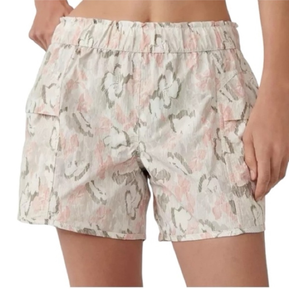 NWT Free People Printed In The Wild Mid Rise Shorts
